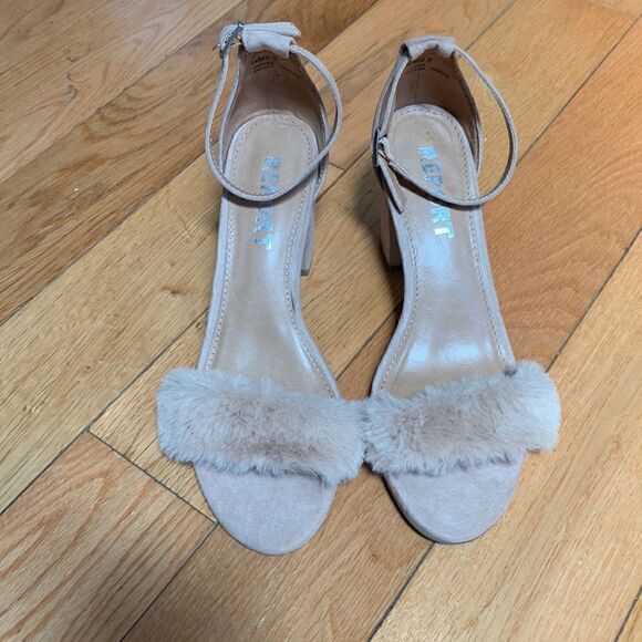 Report EUC pink/nude fuzzy peep toe high heel sandals Size 6 - Picture 2 of 7